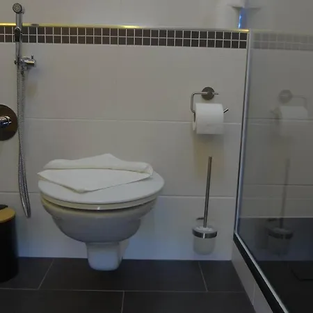 Charmate rustikale Jägersuite mit el.Kamin H2O Therme Oberhof Oberhof  Exterior foto