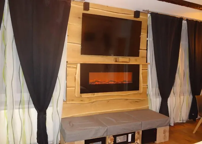 Charmate rustikale Jägersuite mit el.Kamin H2O Therme Oberhof