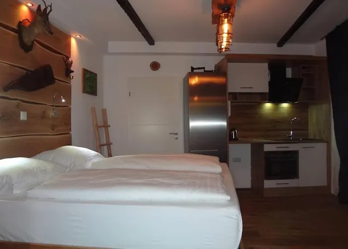 Charmate rustikale Jägersuite mit el.Kamin H2O Therme Oberhof