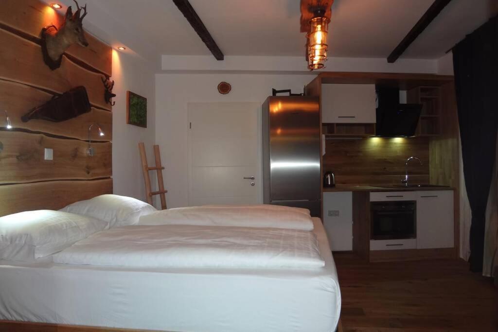 Apartment Charmate Rustikale Jägersuite Mit El.kamin H2o Therme Oberhof *